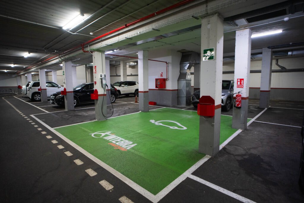 Hotel Cruz de la Victoria - LF Hoteles - Parking Electrico